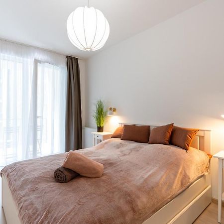 Modern & Newly Built Apartment With Private Garage Будапеща Екстериор снимка