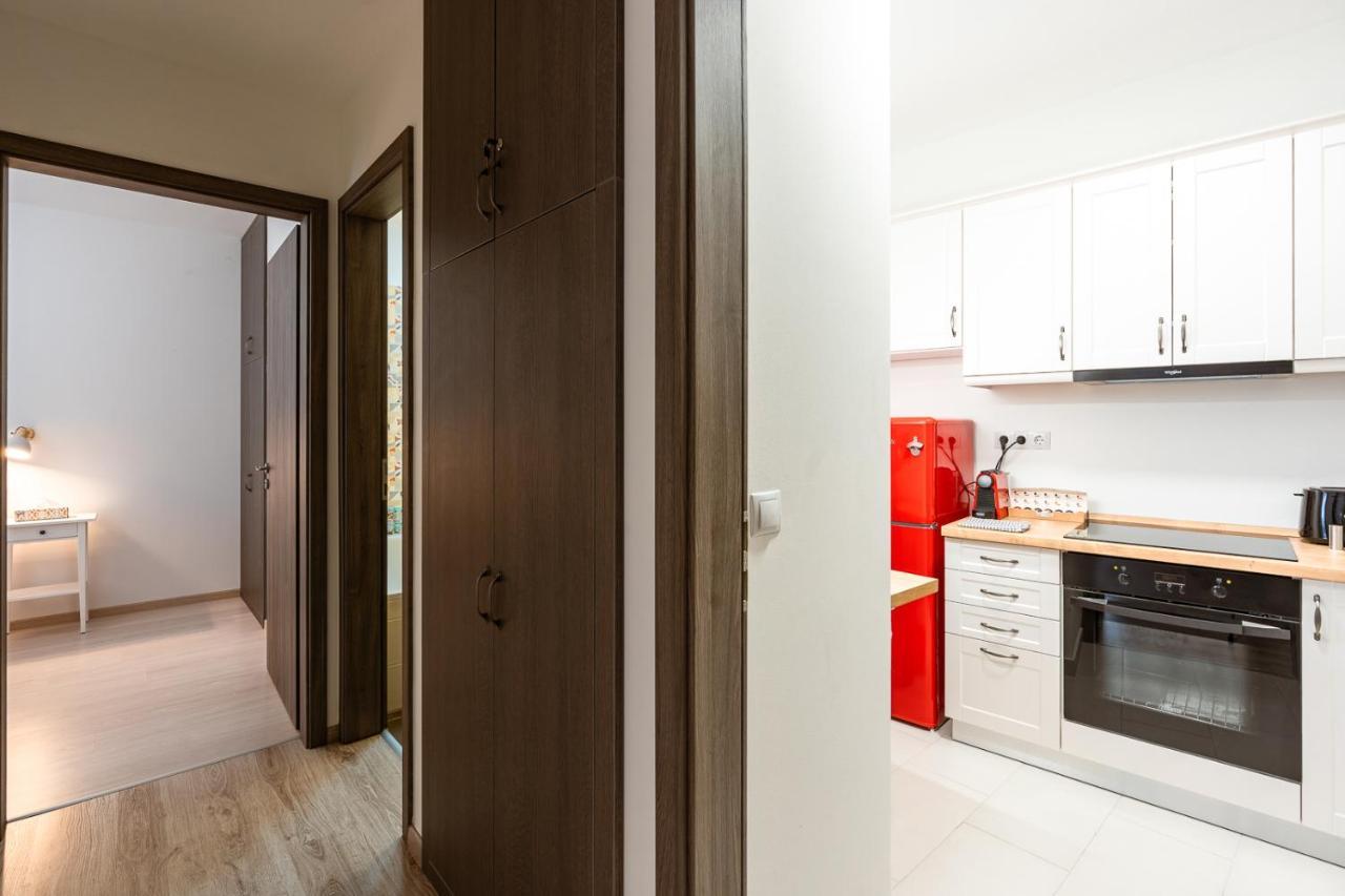 Modern & Newly Built Apartment With Private Garage Будапеща Екстериор снимка
