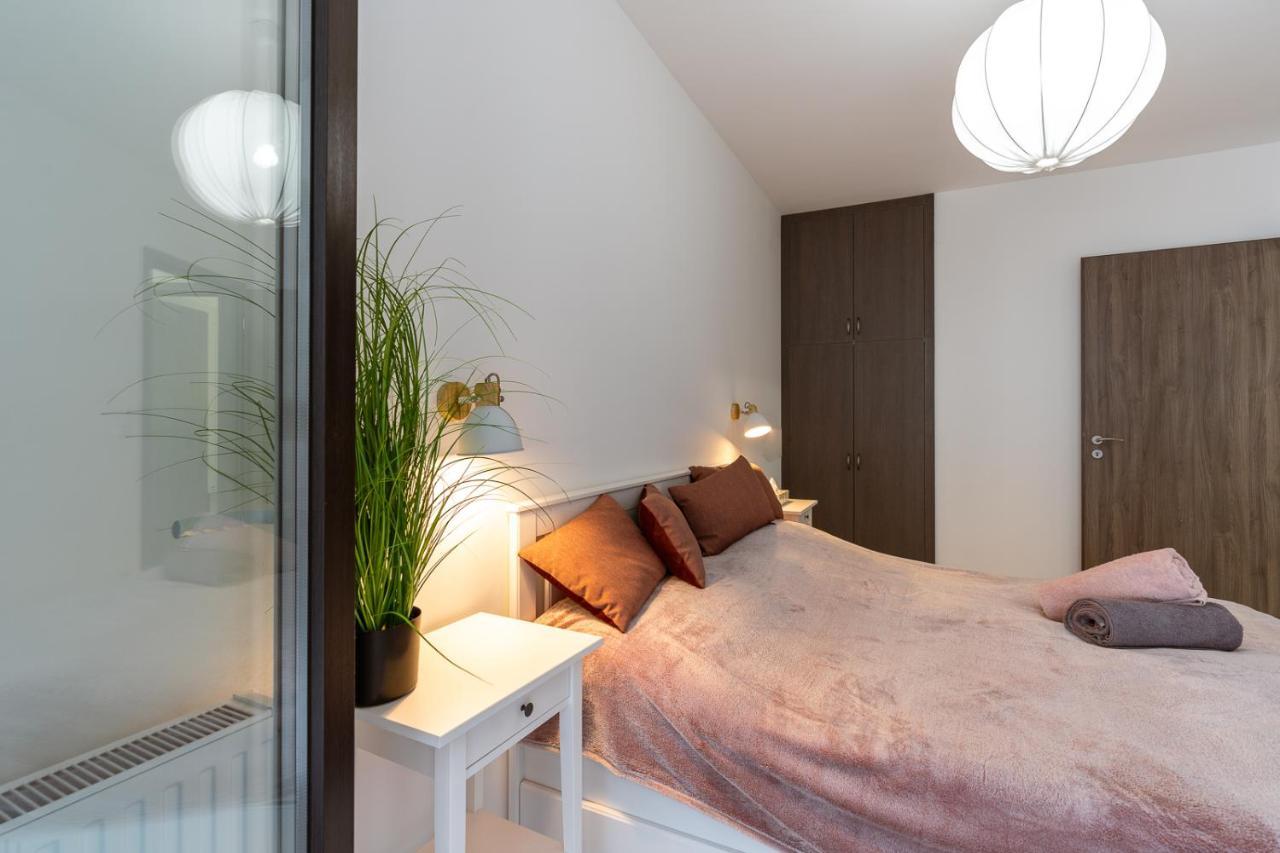 Modern & Newly Built Apartment With Private Garage Будапеща Екстериор снимка