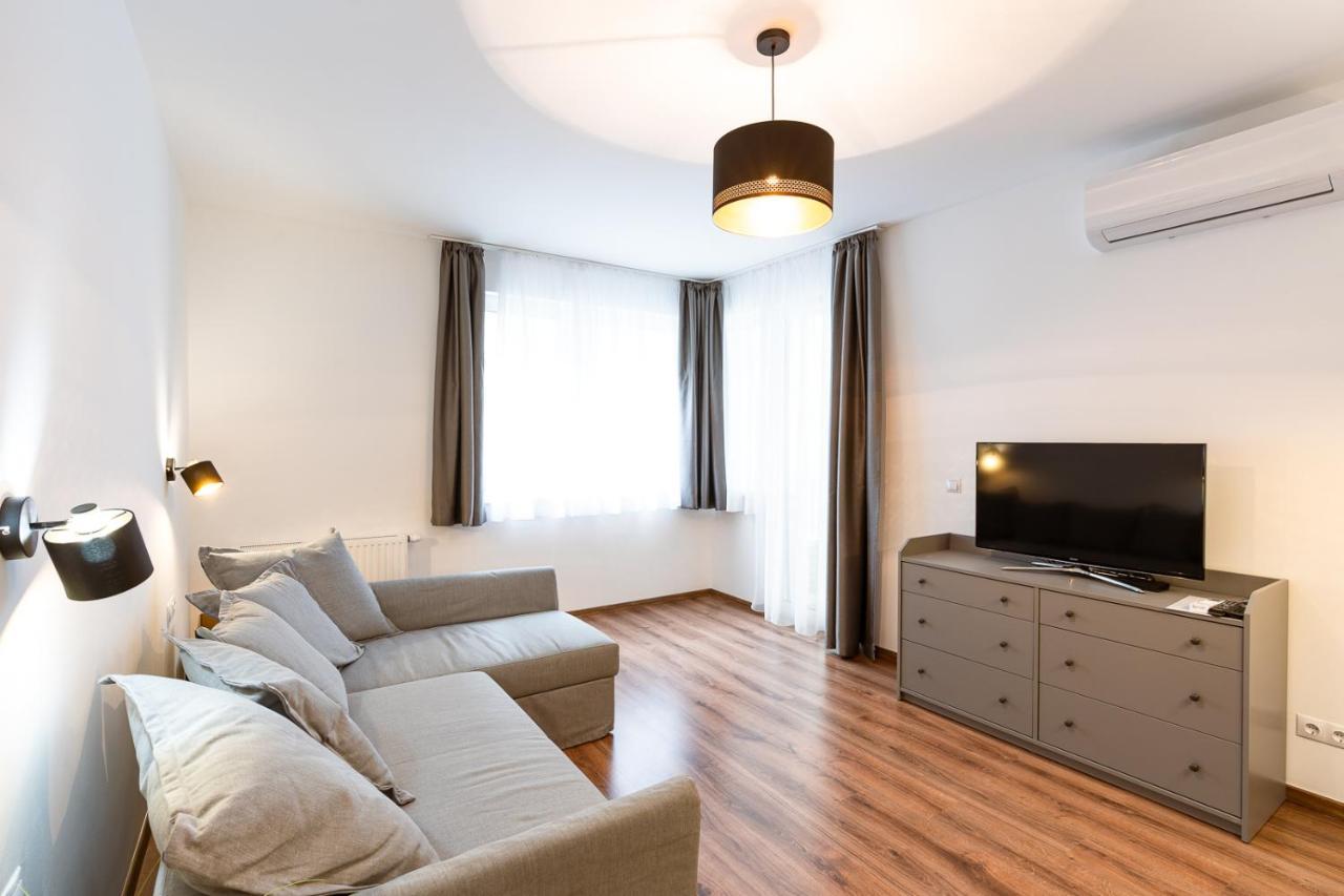 Modern & Newly Built Apartment With Private Garage Будапеща Екстериор снимка