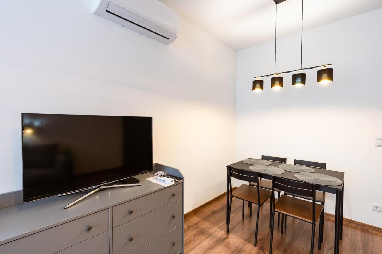 Modern & Newly Built Apartment With Private Garage Будапеща Екстериор снимка
