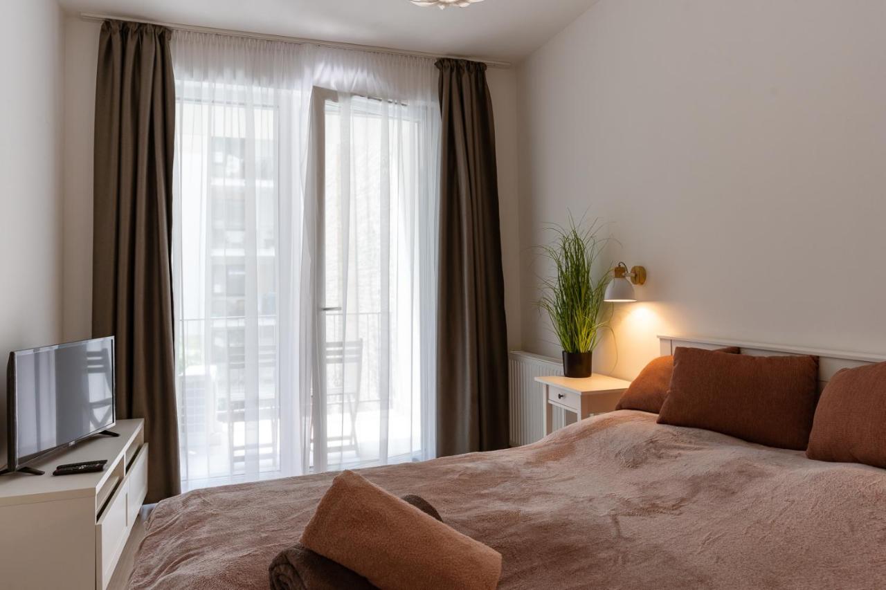 Modern & Newly Built Apartment With Private Garage Будапеща Екстериор снимка