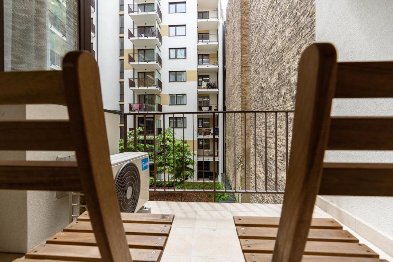Modern & Newly Built Apartment With Private Garage Будапеща Екстериор снимка