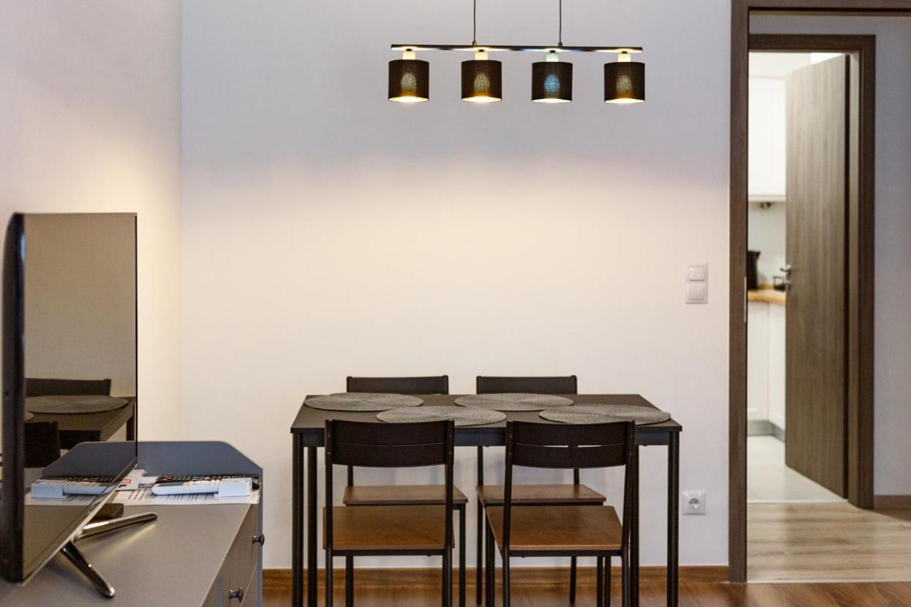 Modern & Newly Built Apartment With Private Garage Будапеща Екстериор снимка